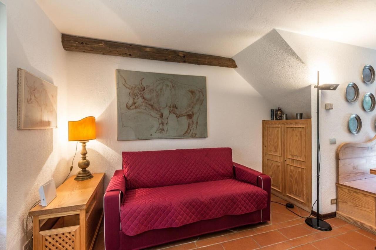 Altido Charming Apartments With Mountain Views And Green Backyard In Verrand Exterior photo
