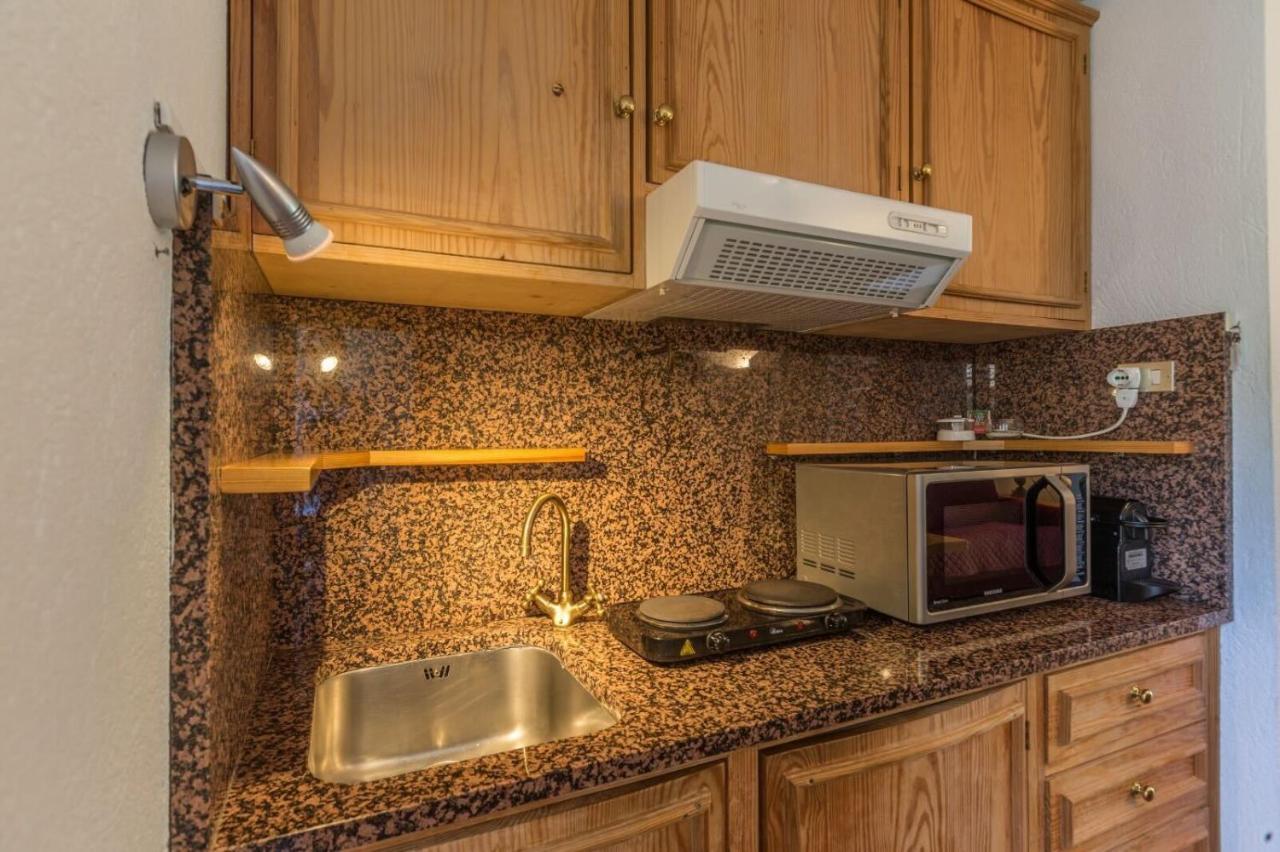 Altido Charming Apartments With Mountain Views And Green Backyard In Verrand Exterior photo