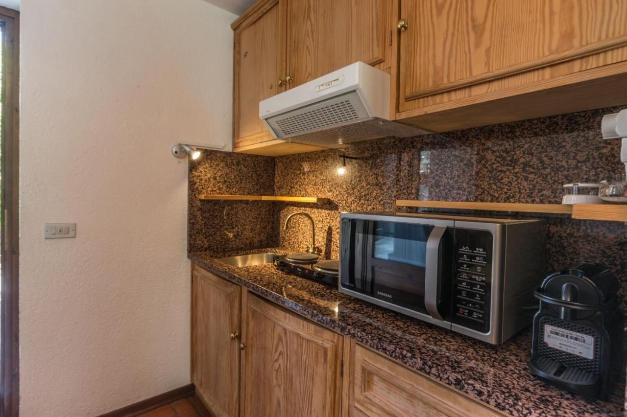 Altido Charming Apartments With Mountain Views And Green Backyard In Verrand Exterior photo