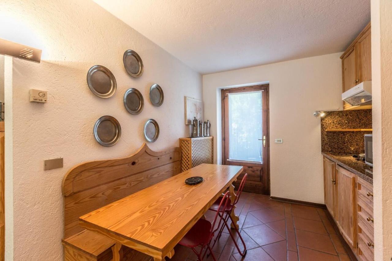Altido Charming Apartments With Mountain Views And Green Backyard In Verrand Exterior photo