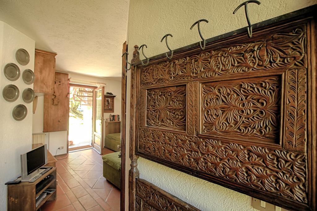 Altido Charming Apartments With Mountain Views And Green Backyard In Verrand Room photo