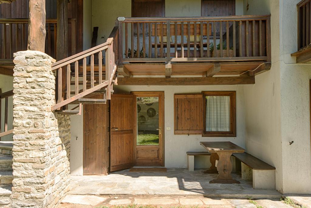 Altido Charming Apartments With Mountain Views And Green Backyard In Verrand Room photo