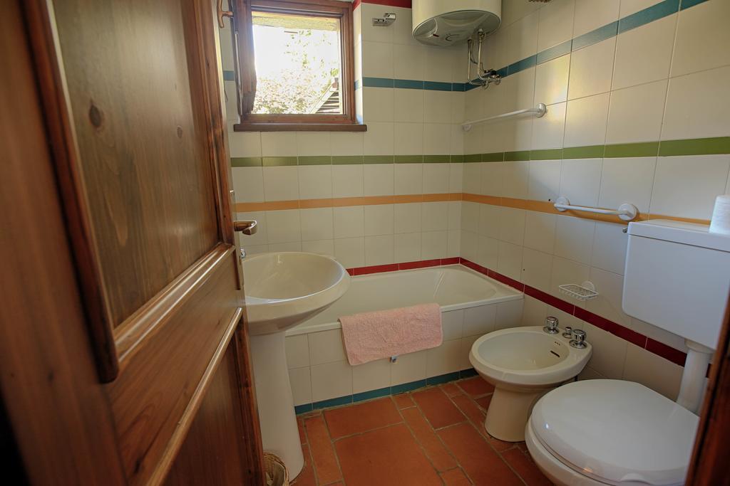 Altido Charming Apartments With Mountain Views And Green Backyard In Verrand Room photo