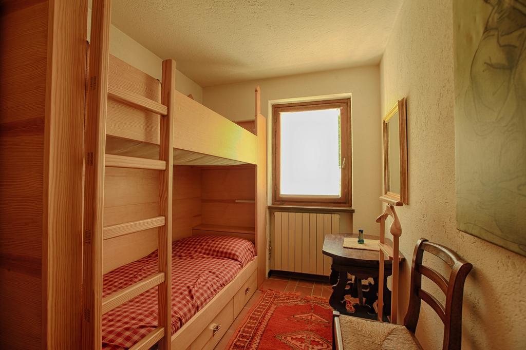 Altido Charming Apartments With Mountain Views And Green Backyard In Verrand Room photo